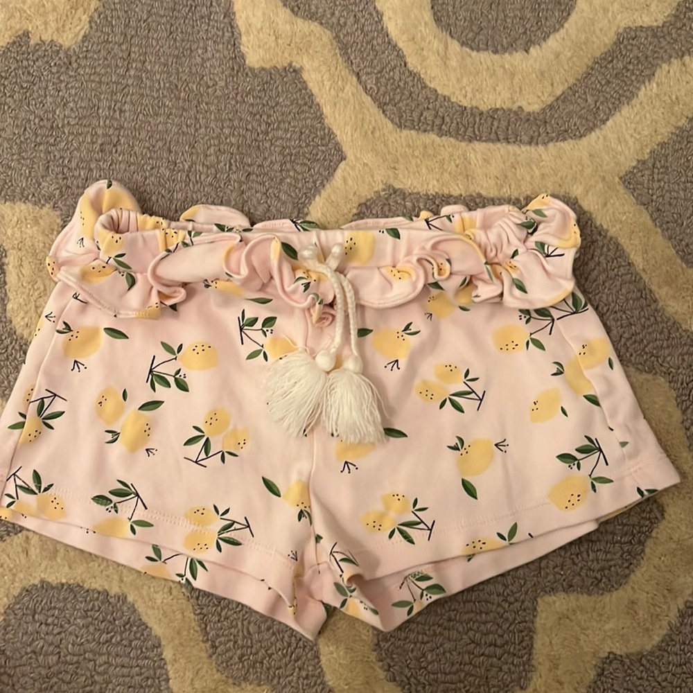 Girls Bella Bliss light pink lemon shorts. Size 6